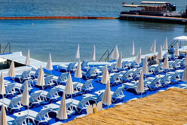 Deniz Kenarı Akşam Yemeği